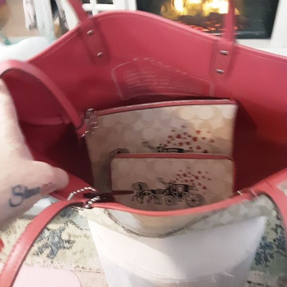 Coach 3 piece set - Picture 8 of 9